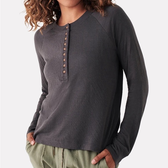 Faherty Cloud Henley in Washed Black Grey - Picture 2 of 5